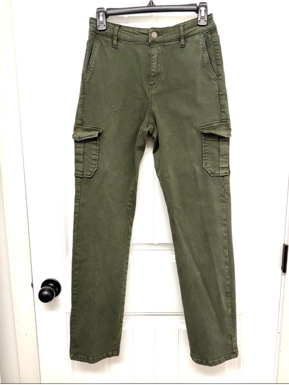 Well Worn women’s dark Green Y2K Cargo mid-rise straight leg Pants size 4/27